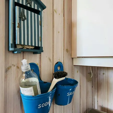 Family On Als With Sauna And Shelter *